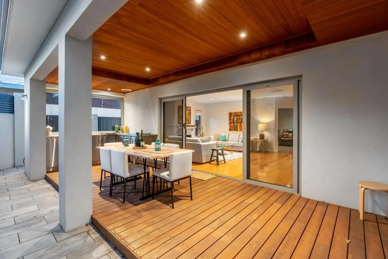 Casa de Férias Family Vacation Escapade Shops Beach And Sun Await Perth