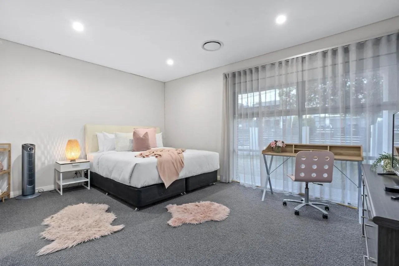 Family Vacation Escapade Shops Beach And Sun Await Perth 0*,  Austrália