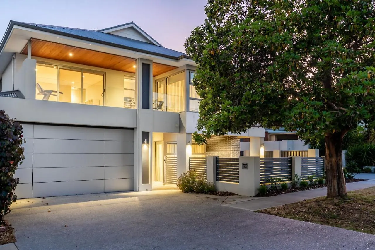 Family Vacation Escapade Shops Beach And Sun Await Perth Casa de Férias